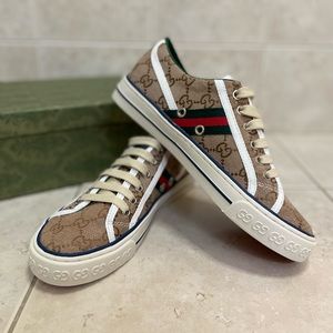 Women’s Gucci Sneakers 39